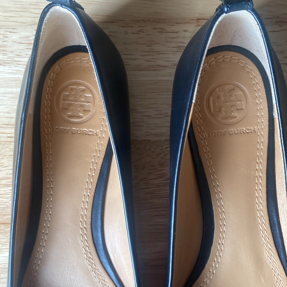 Tory Burch Women's Black Flats - Picture 4 of 12